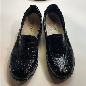 Instreet Womens Black Leather Slip On Alligator Pattern Shoes Sz 7.5